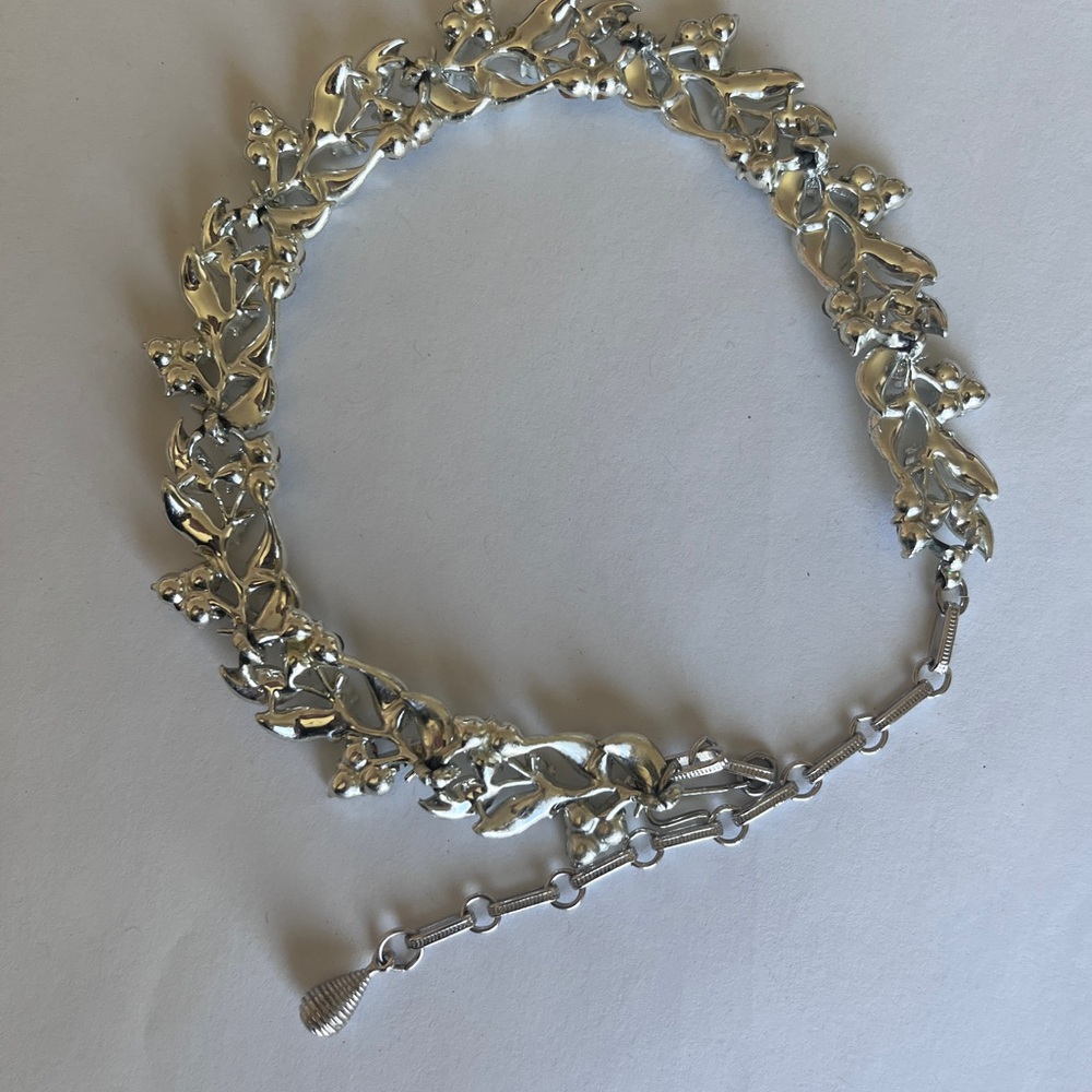 Vintage Coro Silver Tone Leaf Choker Necklace with Pale Blue Rhinestones - Picture 8 of 10
